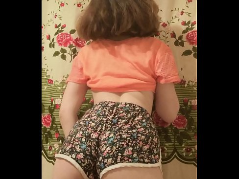 ❤️ Babe żagħżugħa sexy tqaxxir ix-xorts tagħha fuq il-kamera ❌ Sluts f'mt.xxxomg.ru ❌️❤