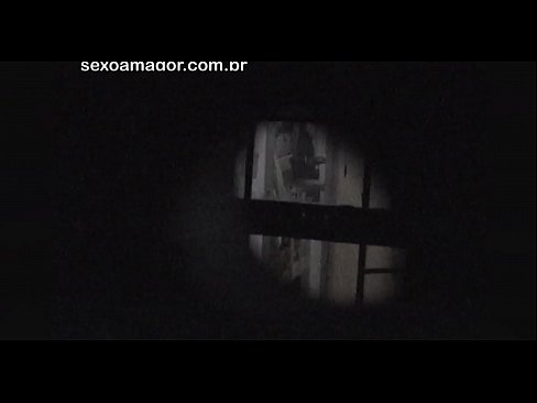 ❤️ Blondie tiġi filmata segretament minn voyeur tal-viċinat moħbi wara briks vojta ❌ Sluts f'mt.xxxomg.ru ❌️❤