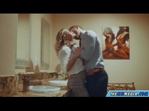 ❤️ Meta blonda busty seduces f'kamra tal-banju pubbliku ❌ Sluts f'mt.xxxomg.ru ❌️❤